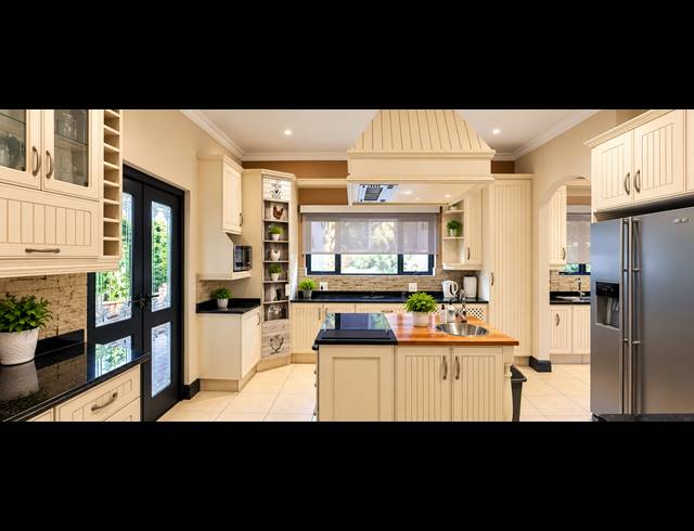 4 BEDROOM FREEHOLD FOR SALE IN SUNWARD PARK